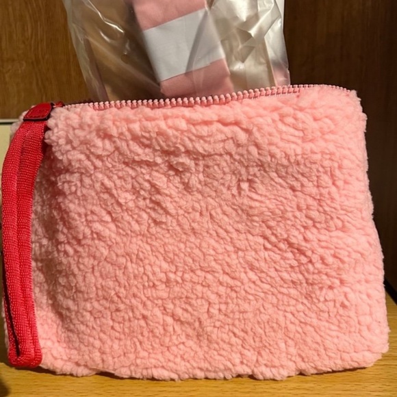 PINK Victoria's Secret Fleece Set with Body Mist and Lotion - Picture 5 of 7